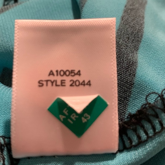 Marc Bouwer wrap top size M - Picture 9 of 10